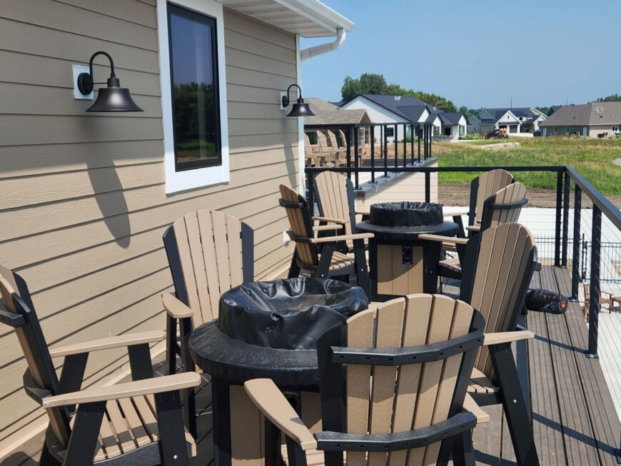 Siesta Hills clubhouse outdoor patio seating area overlooking neighborhood in Mankato Minnesota