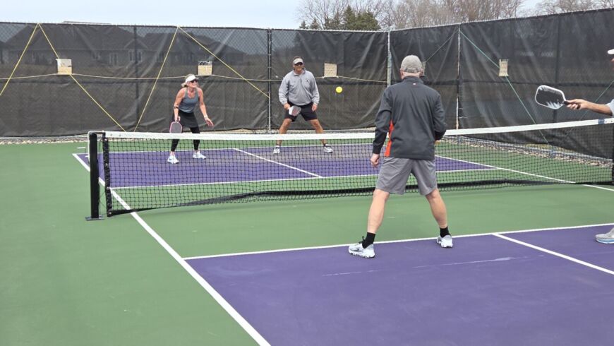 Siesta Hills outdoor pickleball courts in Mankato Minnesota with residents playing pickleball