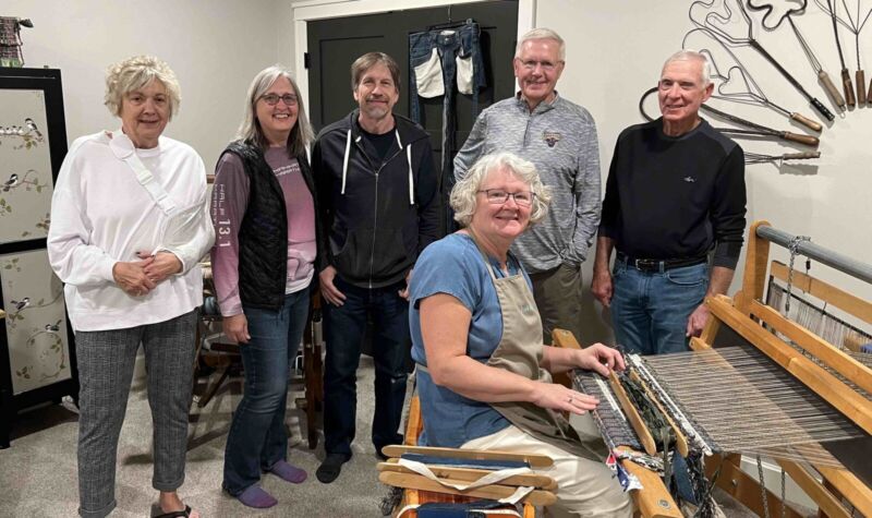 Siesta Hills residents weaving and sharing crafts in Mankato Minnesota community