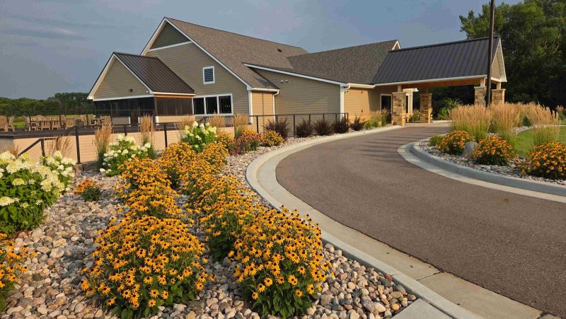 Siesta Hills clubhouse and landscaped grounds in Mankato, Minnesota